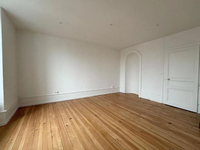 Appartement à louer 5 pièces 106.83m²