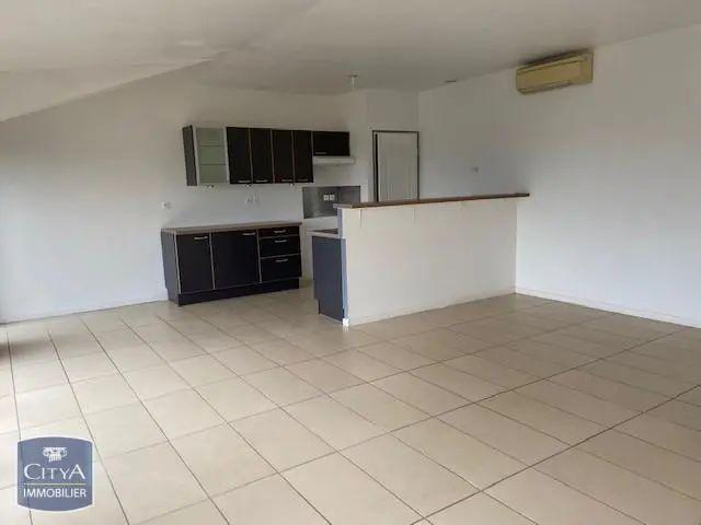 Appartement à louer 5 pièces 106.82m²