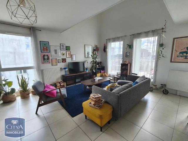 Appartement à louer 5 pièces 106.8m²