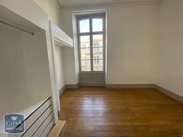 Appartement à louer 5 pièces 128.85m²