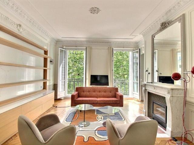 Appartement à louer 5 pièces • 128,19 m2 Paris 7