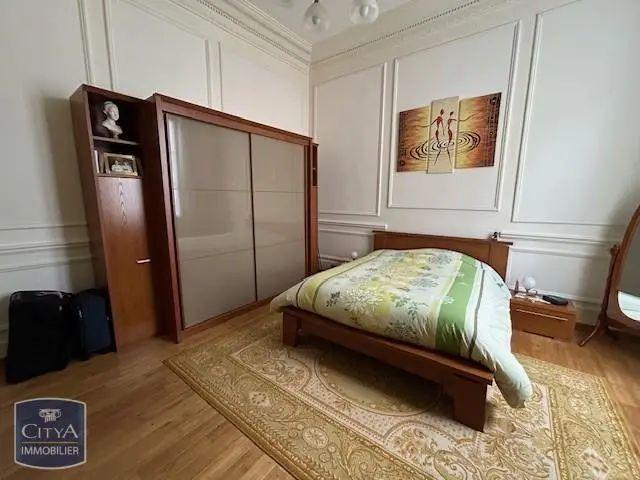 Appartement à louer 5 pièces 133.82m²
