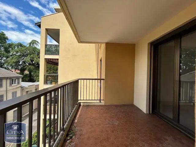 Appartement à louer 5 pièces 133.86m²