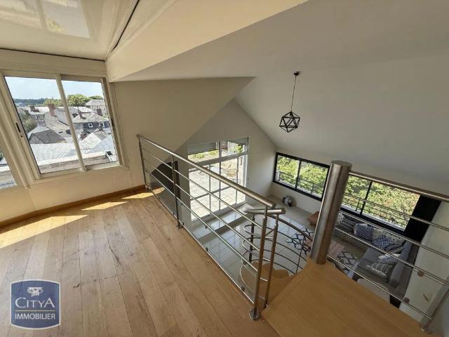 Appartement à louer 5 pièces 246.07m²
