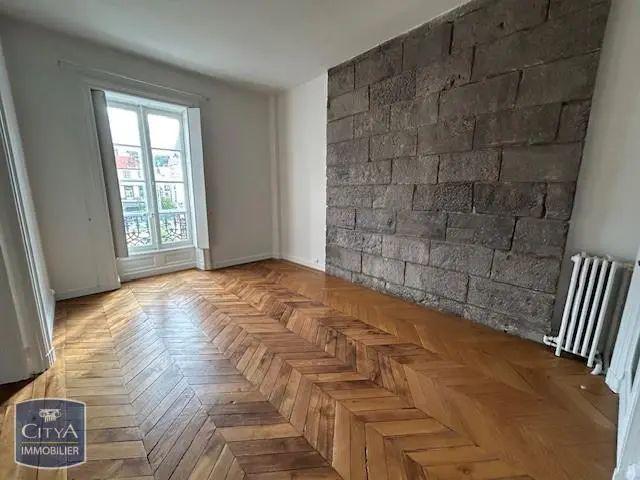 Appartement à louer 5 pièces 236.88m²