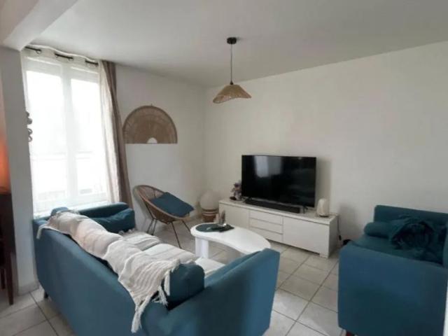Appartement à louer 5 pièces 77.64m²