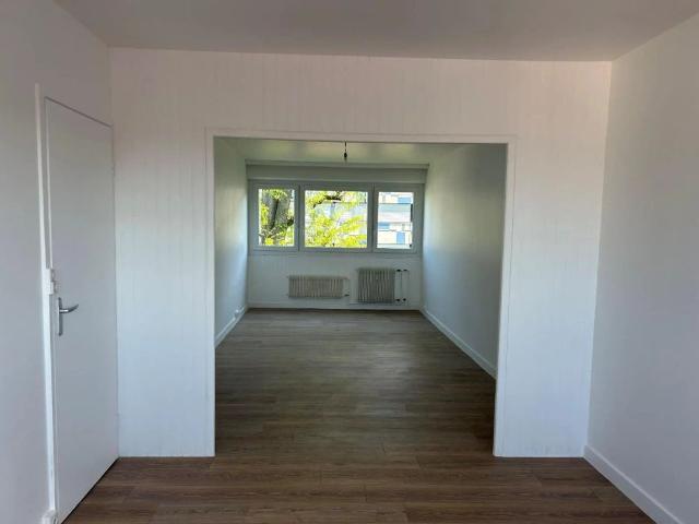 Appartement à louer 5 pièces 84.35m²