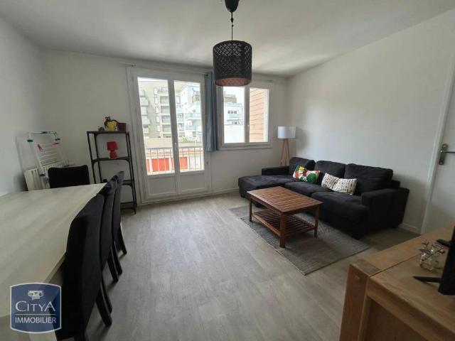 Appartement à louer 5 pièces 82m²