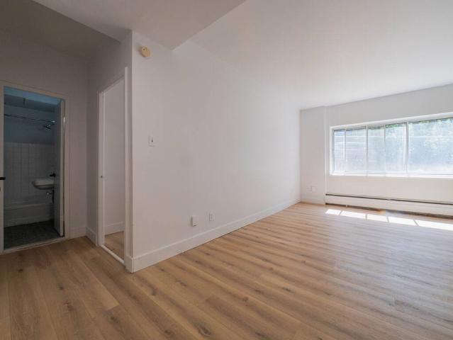Appartement à Louer 6510 Avenue Wilderton, Côte des Neiges/Notre Dame de Grâce Montréal 10 photos | Logis Québec
