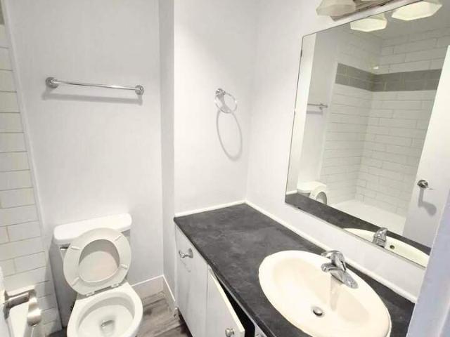 Appartement à Louer 65 Bd Fournier Gatineau J8X 3P6, Hull Gatineau 6 photos | Logis Québec