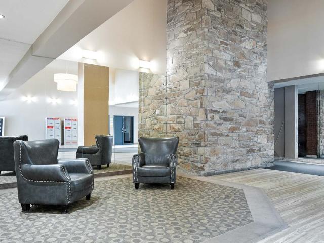 Appartement à Louer 65 East Sherbrooke Street, Montréal 30 photos | Logis Québec