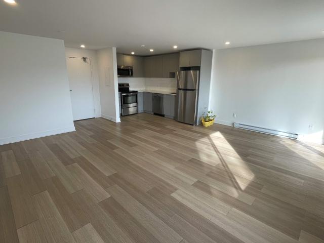 Appartement à Louer 6655 Chem. Mackle Côte Saint Luc H4W 2Y3, Côte Saint Luc/Hampstead/Montréal Ouest 15 photos | Logis Québec