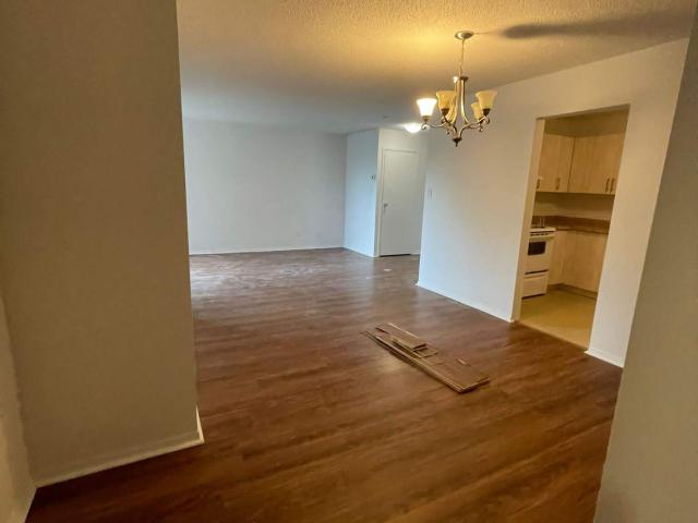 Appartement à Louer 6655 Chem. Mackle Côte Saint Luc H4W 2Y3, Côte Saint Luc/Hampstead/Montréal Ouest 10 photos | Logis Québec