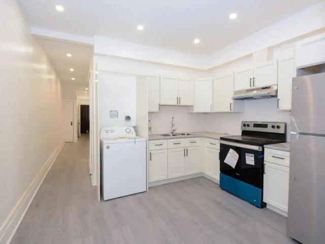 Appartement à Louer 6042 Avenue Du Parc, Le Plateau Mont Royal Montréal 10 photos | Logis Québec