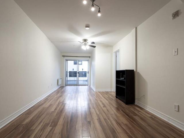 Appartement à Louer 60 avenue des pins, Montréal 11 photos | Logis Québec