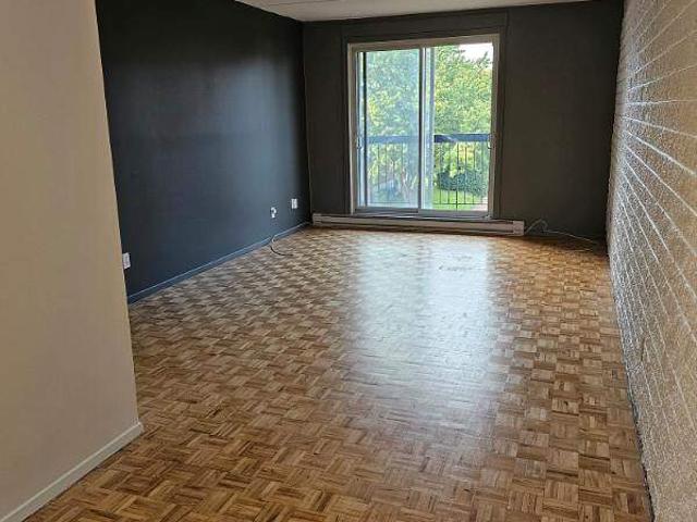 Appartement à Louer 612 Rue Boisvert Saint Jean sur Richelieu J3B 2X8, Saint Jean sur Richelieu 5 photos | Logis Québec