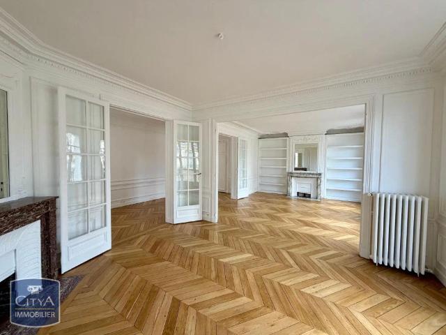 Appartement à louer 6 pièces 154.5m²