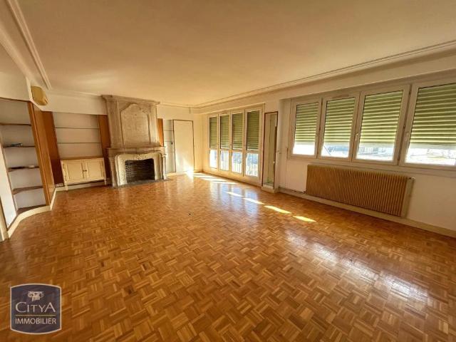 Appartement à louer 6 pièces 163.19m²