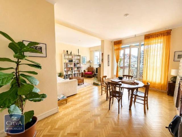 Appartement à louer 6 pièces 112m²
