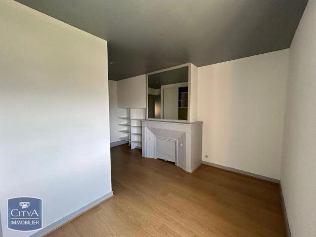 Appartement à louer 6 pièces 121.66m²
