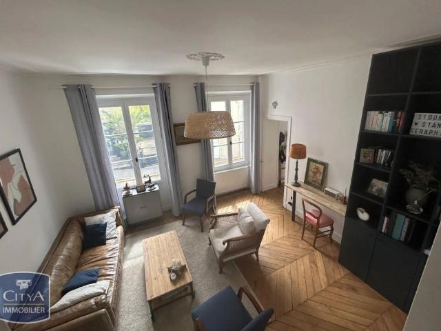 Appartement à louer 6 pièces 121.6m²