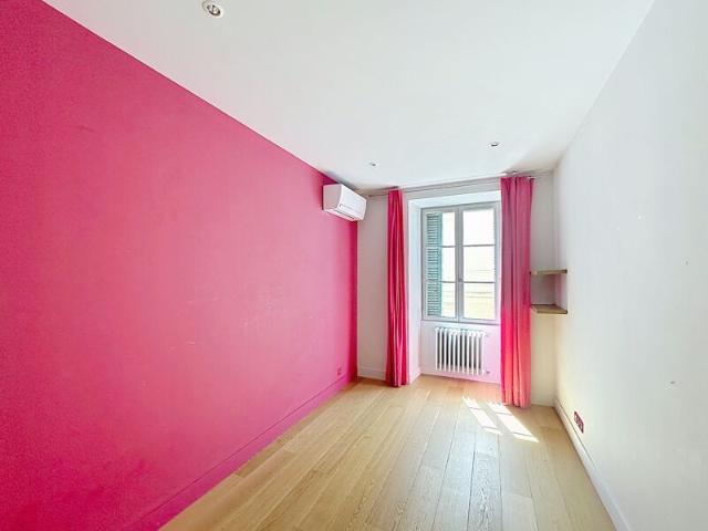 Appartement à louer 6 pièces • 250,96 m2 Avignon