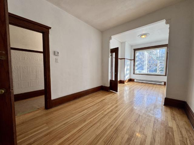 Appartement à Louer 7481 Rue Saint Denis, Villeray/Saint Michel/Parc Extension Montréal 15 photos | Logis Québec
