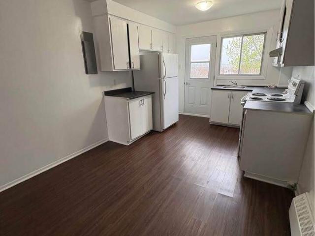 Appartement à Louer 7841 Av. Trémolières Anjou H1K 1C5, Anjou Montréal 10 photos | Logis Québec
