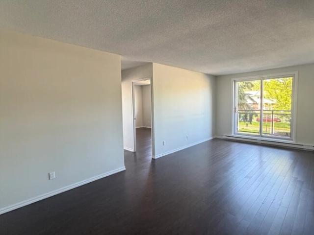 Appartement à Louer 78 Rue Pearson Gatineau J9H 5N4, Aylmer Gatineau 12 photos | Logis Québec