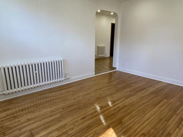Appartement à Louer 7955 rue Des Écores, Villeray/Saint Michel/Parc Extension Montréal 24 photos | Logis Québec