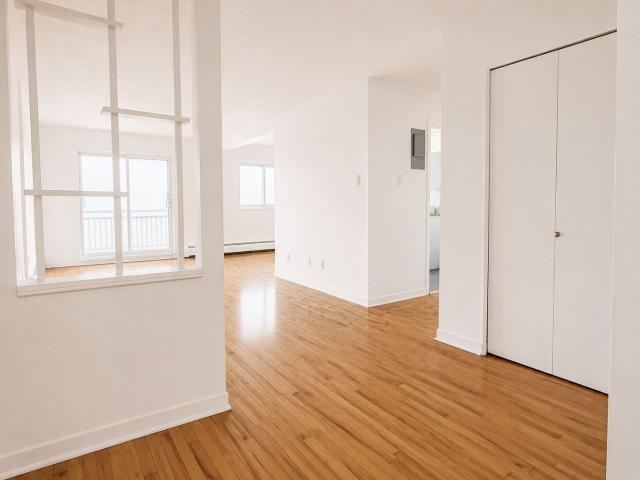 Appartement à Louer 700 Rue Gordon Verdun H4G 2S1, Verdun/Île des Soeurs Montréal 11 photos | Logis Québec