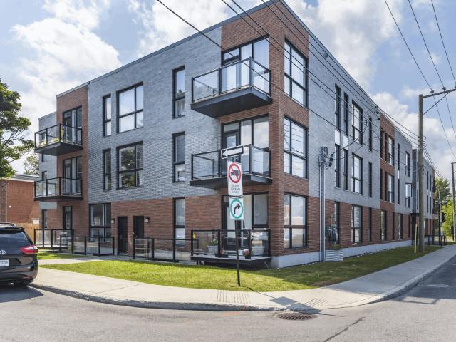Appartement à Louer 7070 Cote Saint Luc Road, Montréal 20 photos | Logis Québec