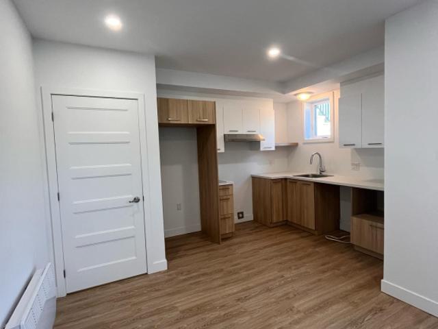 Appartement à Louer 85 Boulevard Coakley, Asbestos 5 photos | Logis Québec
