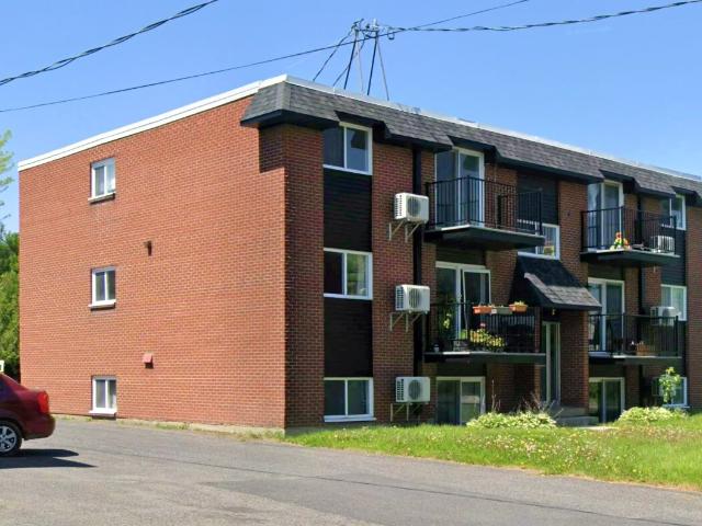 Appartement à Louer 880 Mnt Ste Julie Sainte Julie J3E 1S9, Sainte Julie 1 photos | Logis Québec