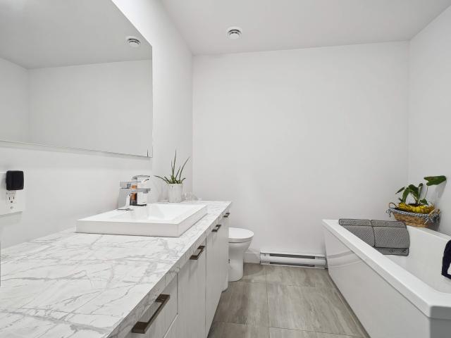 Appartement à Louer 80 Rue de l'Aigle Bromont Québec J2L 0S8, Bromont 15 photos | Logis Québec