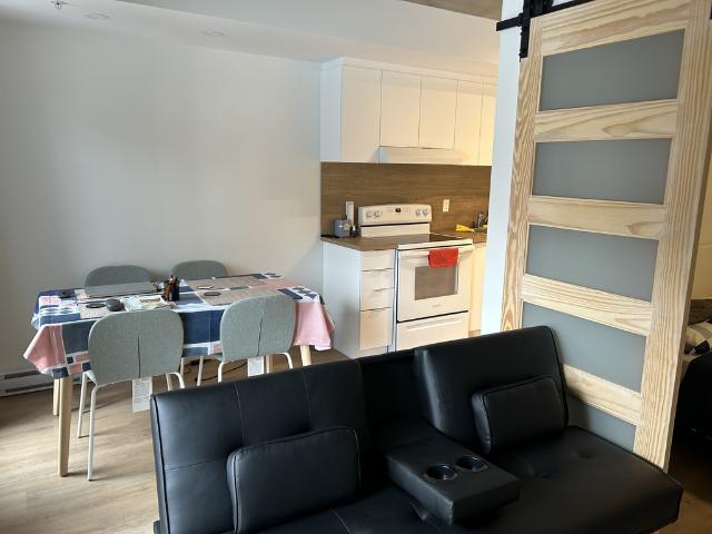 Appartement à Louer 81 Wellington Sud, Les Nations Sherbrooke 10 photos | Logis Québec