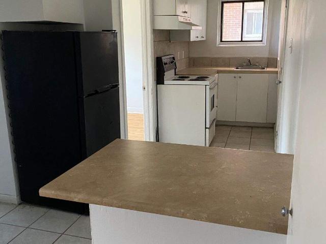 Appartement à Louer 8230 Rue Sherbrooke Est, Montréal Est 6 photos | Logis Québec