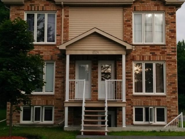 Appartement à Louer 832B Georges, Buckingham Gatineau 7 photos | Logis Québec