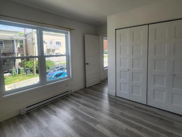 Appartement à Louer 835 rue saint louis, Mont Bellevue Sherbrooke 13 photos | Logis Québec