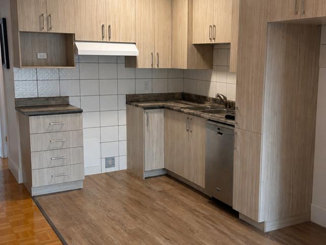 Appartement à Louer 9662 Av. Dubuisson, Montréal, QC, Anjou Montréal 15 photos | Logis Québec