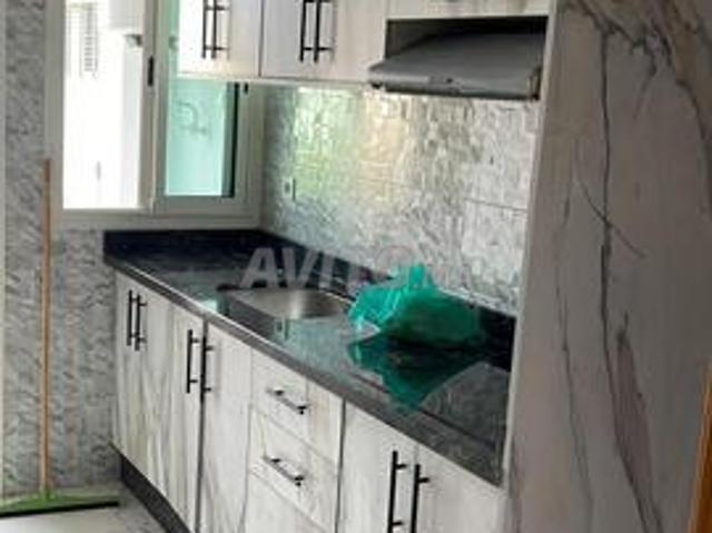 Appartement à louer 98 m² à Temara