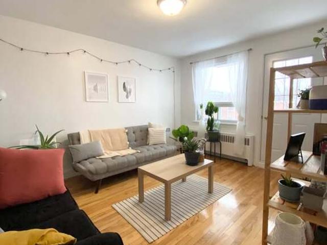Appartement à Louer 901 Avenue Myrand, Sainte Foy/Sillery/Cap Rouge Québec 5 photos | Logis Québec
