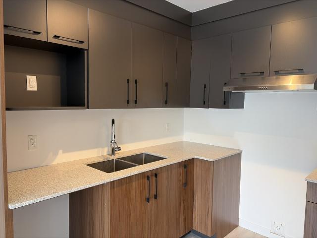 Appartement à Louer 915 Walsh, Fleurimont Sherbrooke 11 photos | Logis Québec