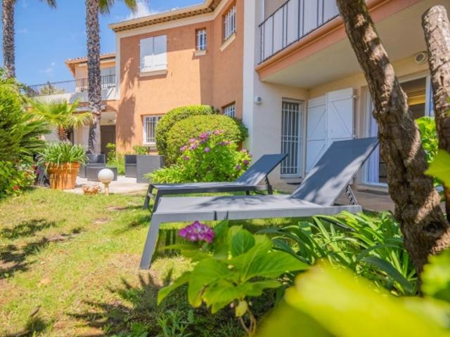 Appartement à Port Cogolin avec jardin