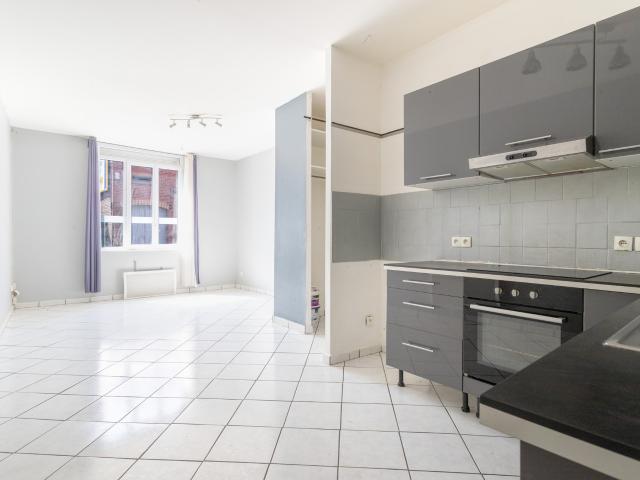 Appartement à rafraîchir T3 avec jardin de 200 m2 à Pérenchies