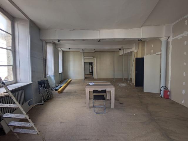 Appartement à rénover Centre ville de Fougères 143m² Fougères