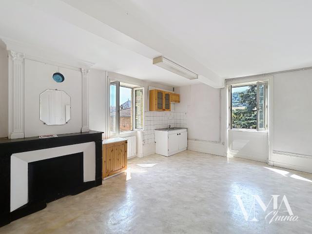 Appartement à rénover à 3 minutes de Chatillon d'Azergues centre