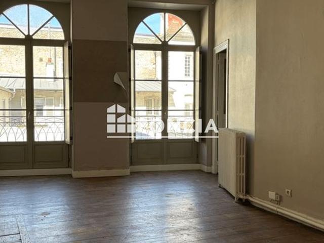 Appartement à rénover à fort potentiel en plein coeur de ville PAU