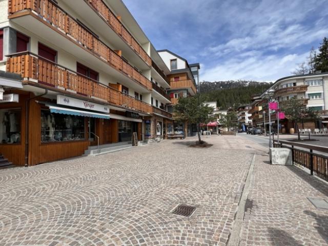 APPARTEMENT À RENOVER AU CENTRE DE CRANS