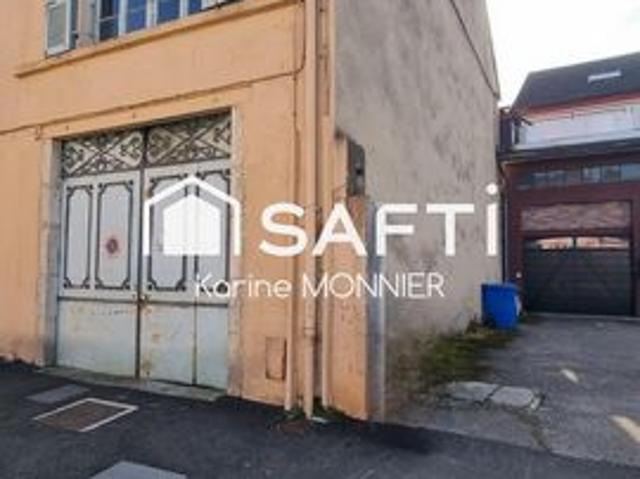 Appartement à rénover avec une grande dépendances